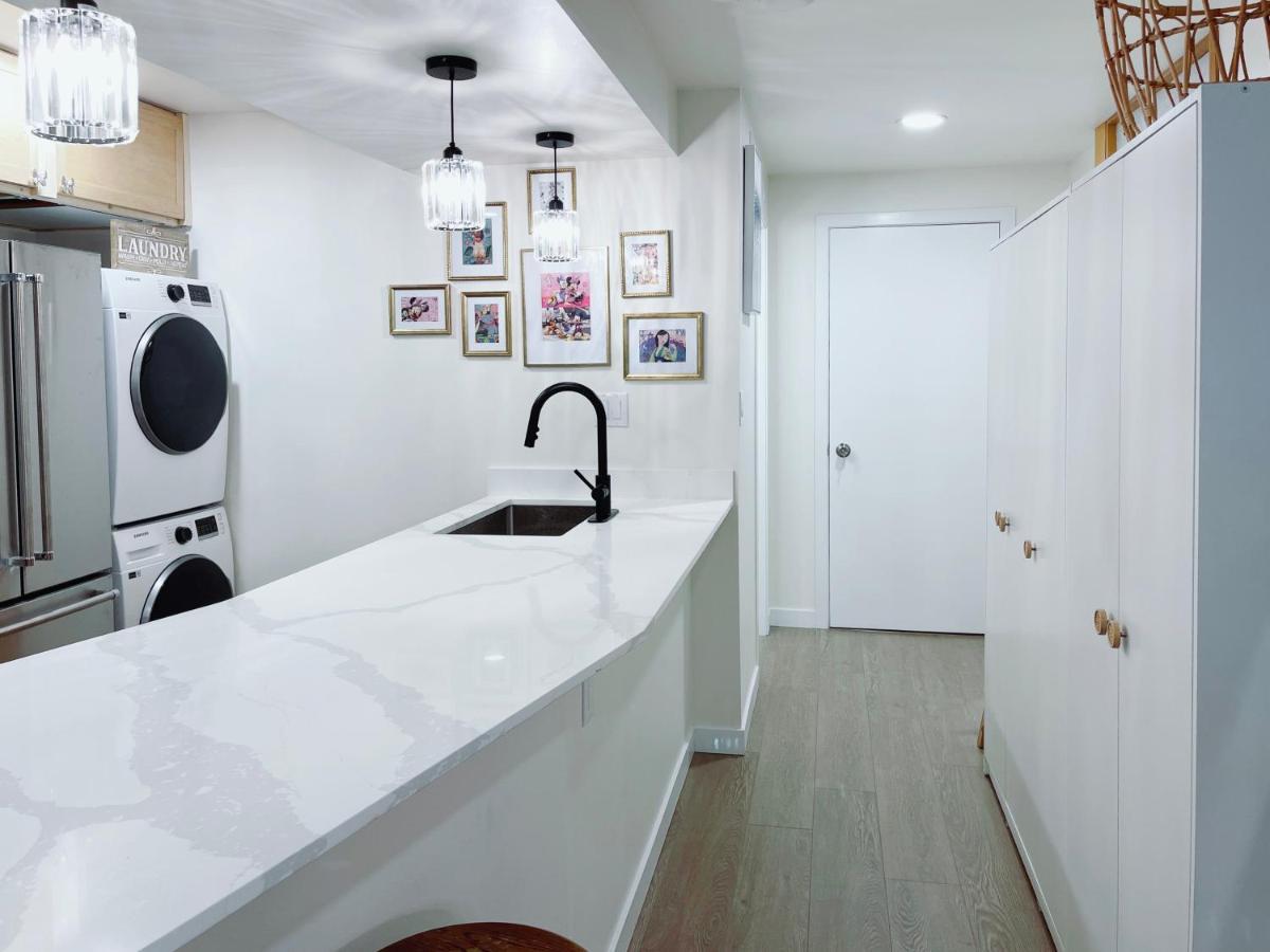 Вилла 66 Creek Garden House Уэст-Ванкувер Экстерьер фото