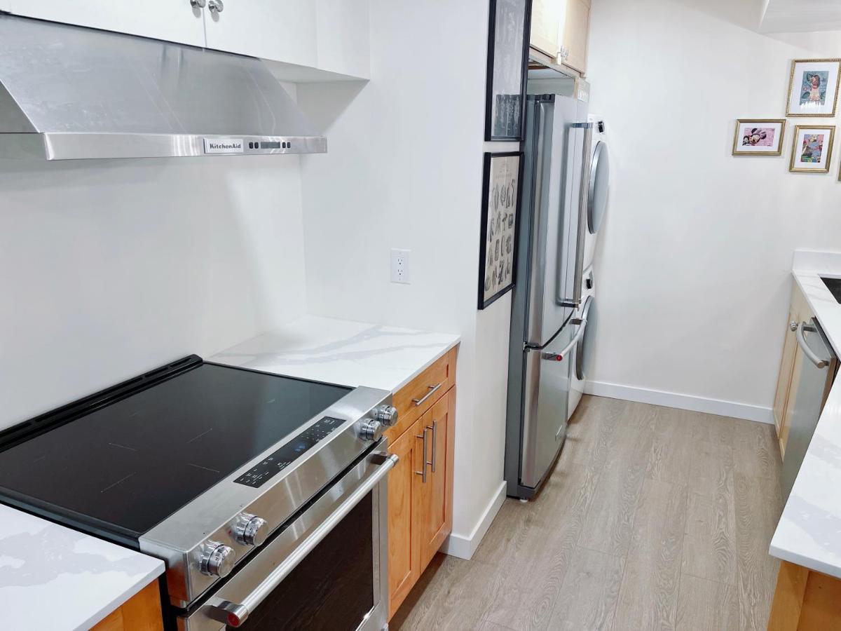 Вилла 66 Creek Garden House Уэст-Ванкувер Экстерьер фото